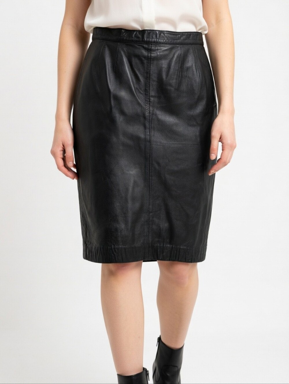 Vintage 80's Classic Black Leather Knee Length High-Waisted Pencil Skirt Size 10